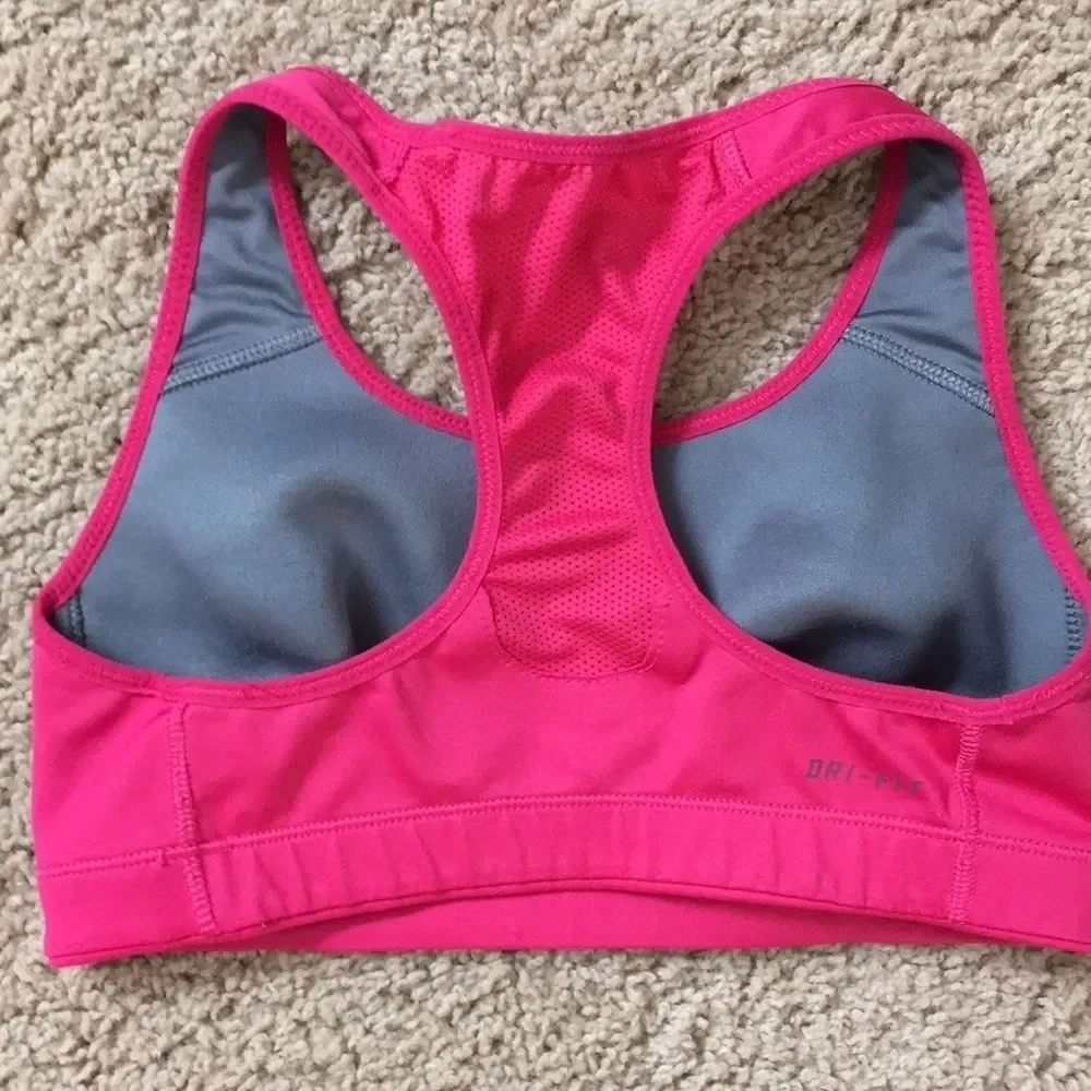 🛍 Nike Victory Shape Athletics Sports Bra